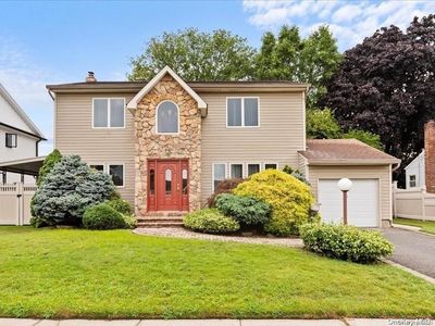 60 Westbury Avenue, Plainview, NY, 11803