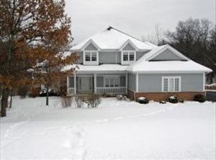 7204 Cherrywood Ln, Spring Grove, IL 60081