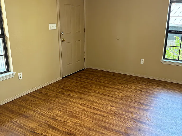720 N Lindell Ave — Photo 26