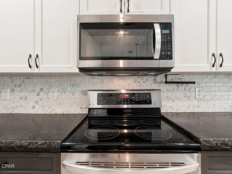 211 Biltmore Pl — Photo 8