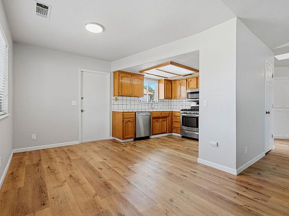 5th image of 891 W Ambassador Dr