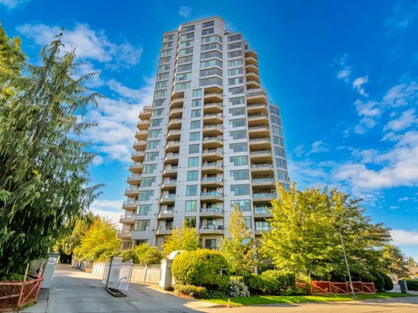 13880 101st Ave #1702, Surrey, BC V3T 5T1