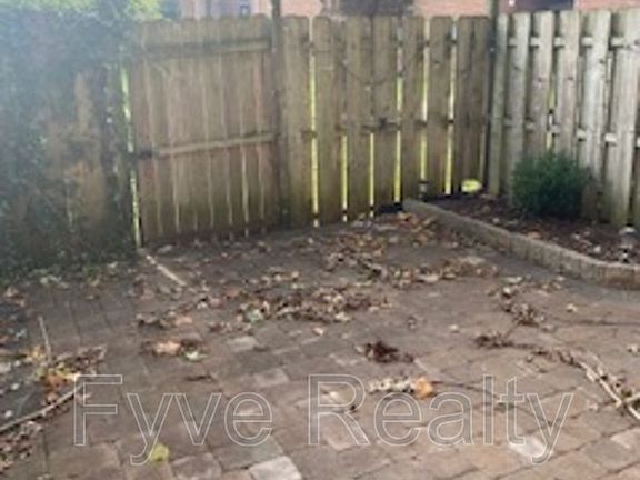 5th image of 13 Woodward Ct