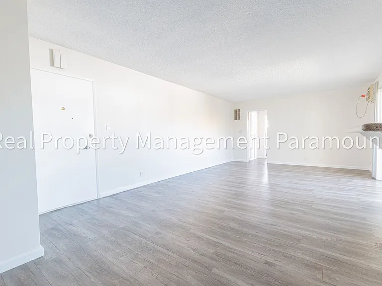 8013 Blackburn Ave #7 — Photo 7