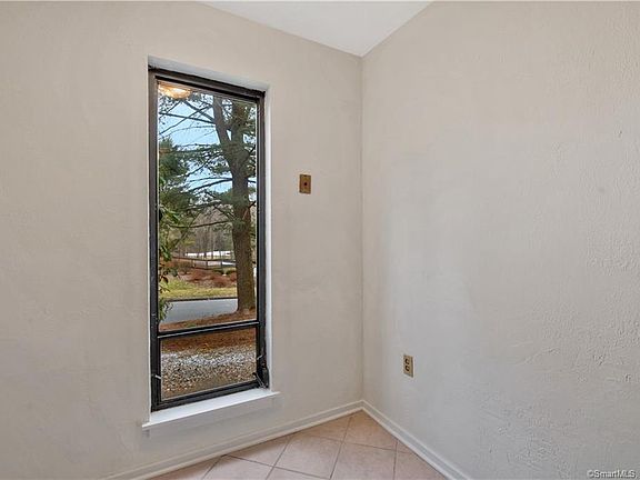 4th image of 71 Mallard Dr #71