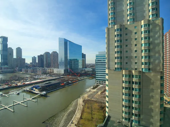 31 River Court image 10 of 18