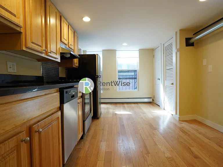 232 Cambridge St #4 — Photo 2
