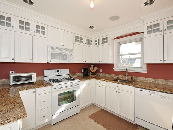 2nd image of 25 Breckenridge Ave