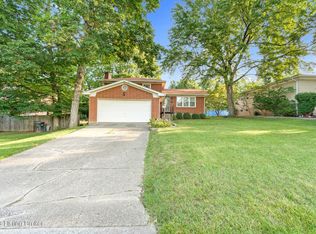 6405 Moorhaven Dr, Louisville, KY 40228