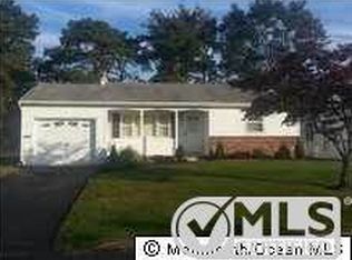 1030 Edgebrook Dr E, Toms River, NJ