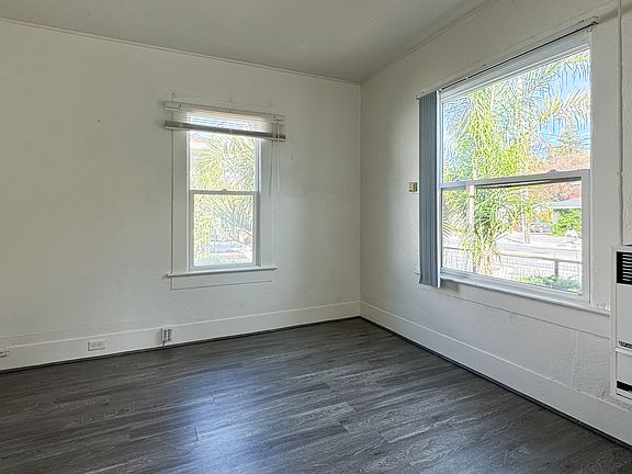 5th image of 315 Ocean St Unit 7