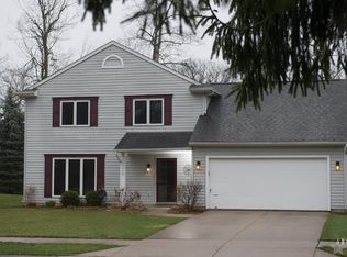 1510 Clearwater Ln, Fort Wayne, IN 46825