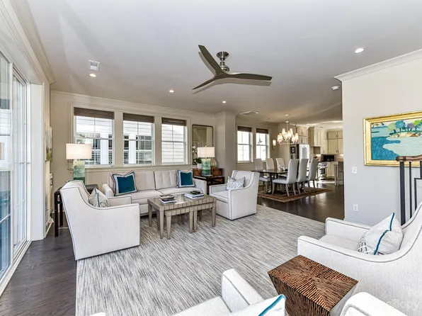 1224 Cotswold Pl, Charlotte, NC 28211