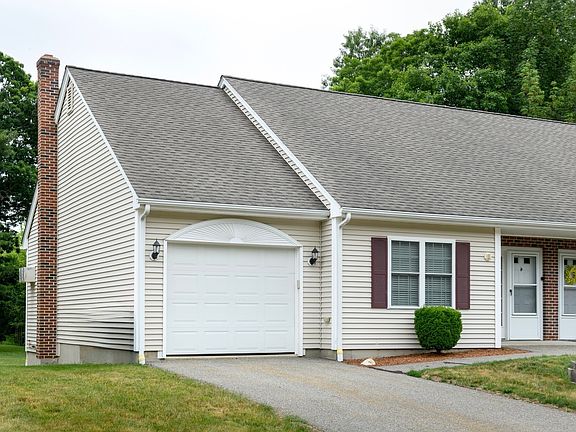 2nd image of 12 Autumn Woods Dr #12