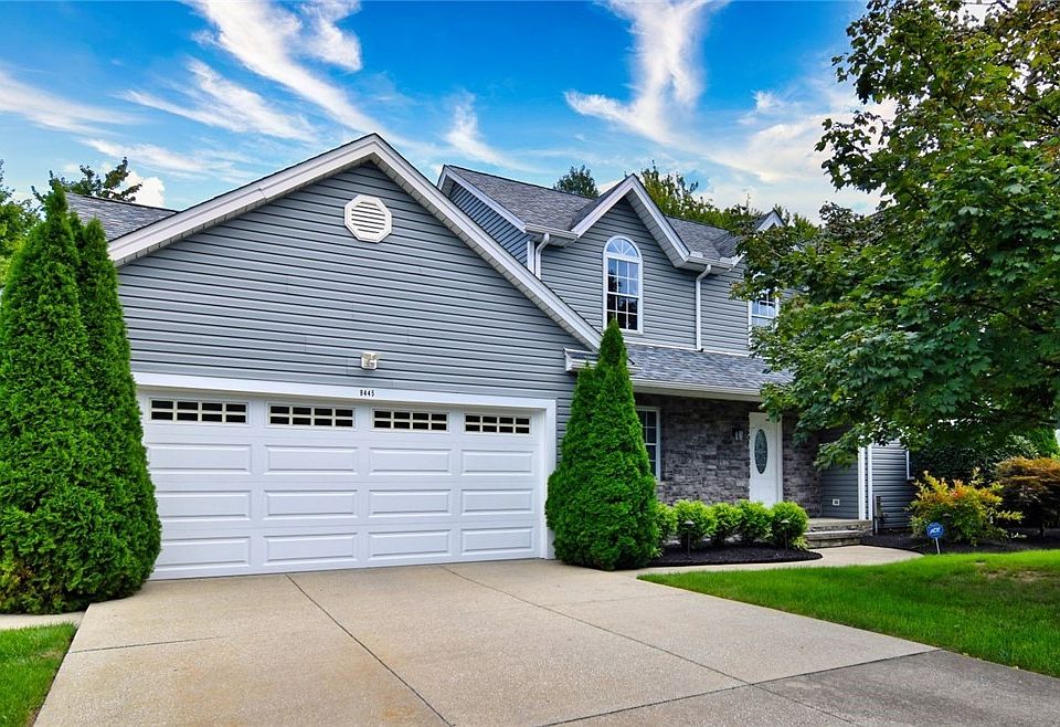 1st image of 9445 Airlane Dr