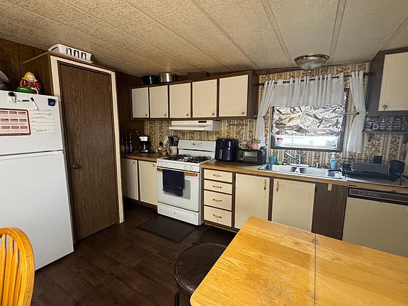 5th image of 505 Robin St