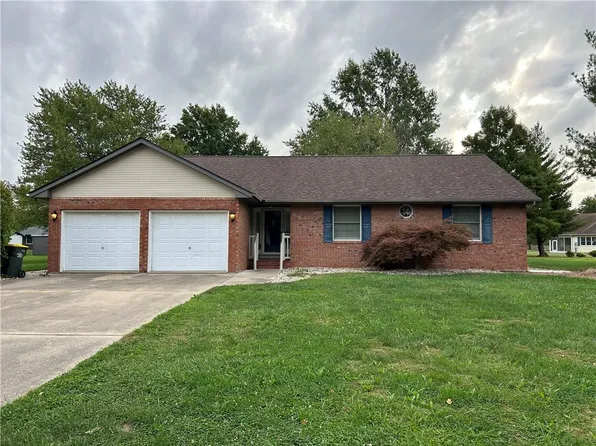 1504 N Meadowbrook Dr, Robinson, IL 62454