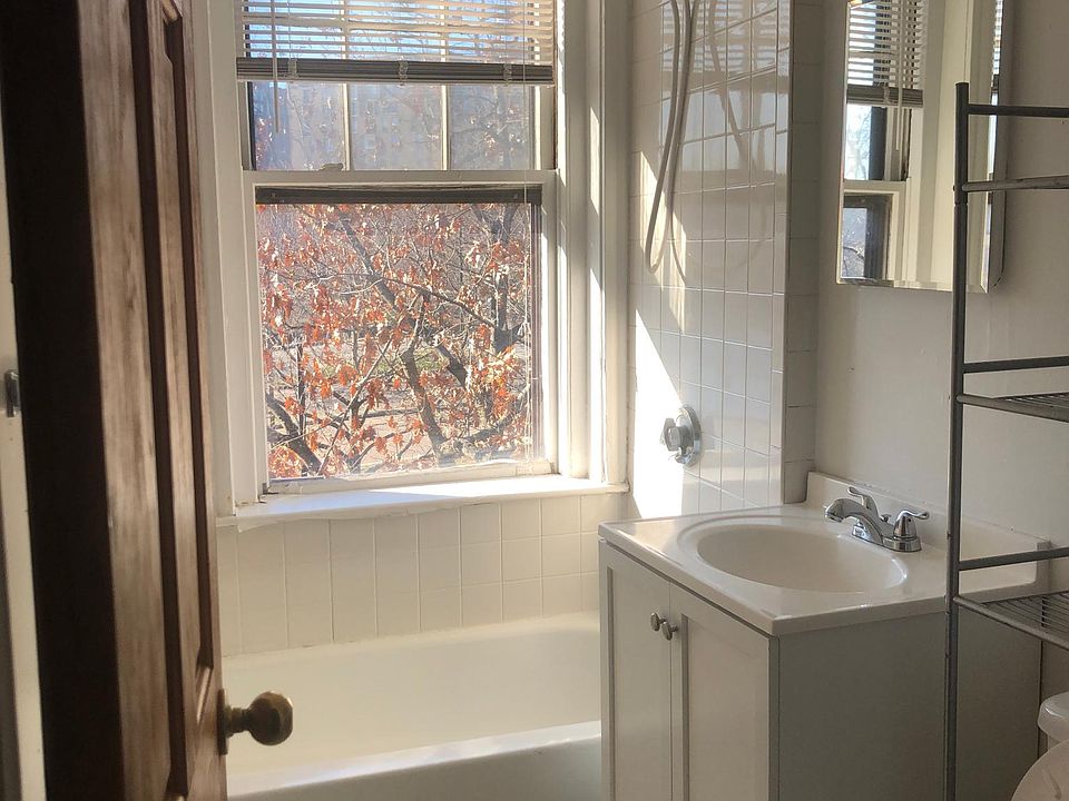 2nd image of 30 Jamaicaway APT 11