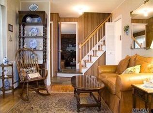 22 Baylis Pl, Syosset, NY 11791