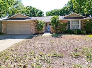 2504 Holt Rd, Arlington, TX 76006