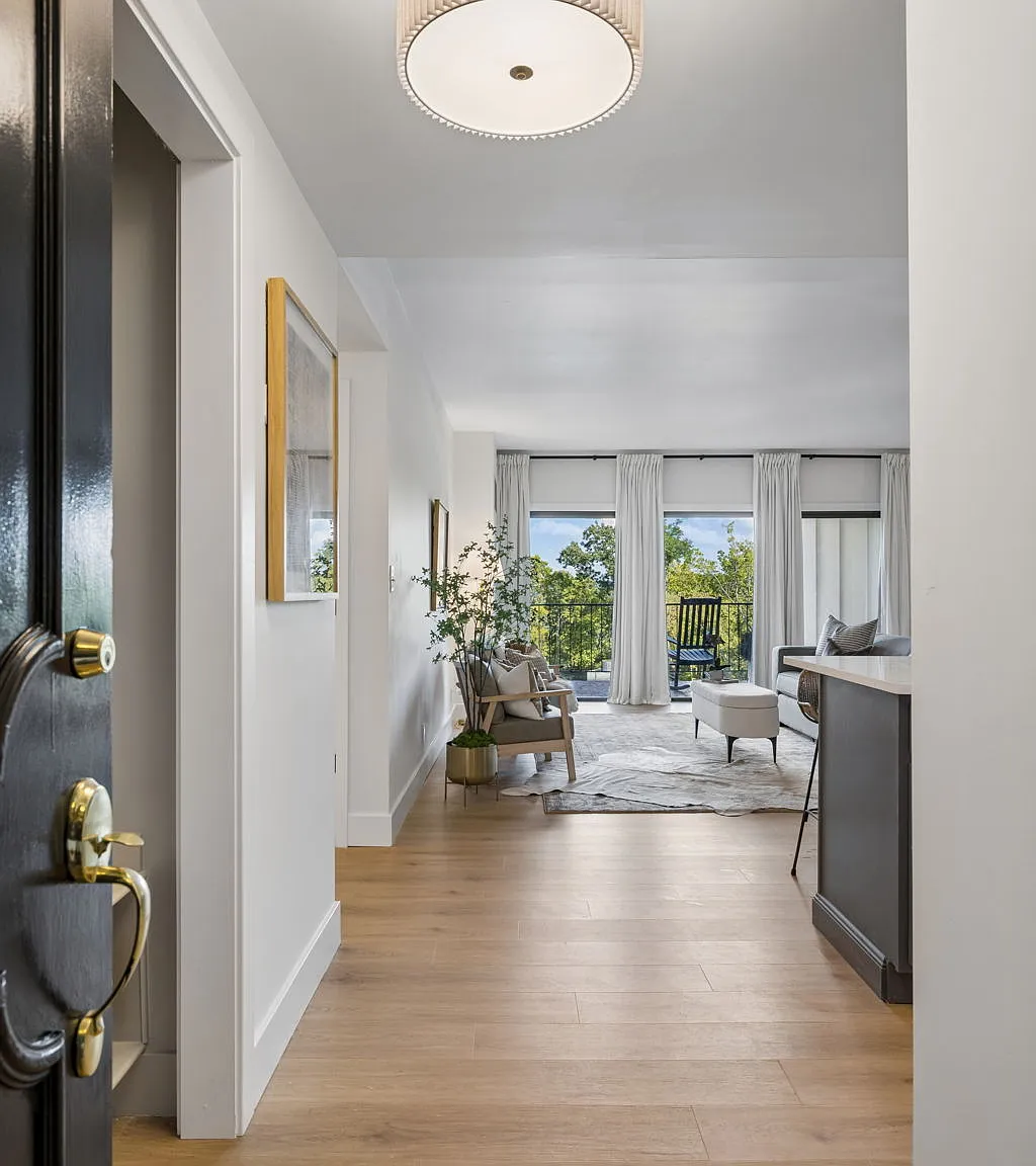 2 bed, 1332 sqft, $2,200 — Photo 2
