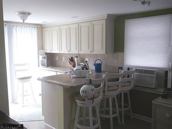 5th image of 1343 West Ave