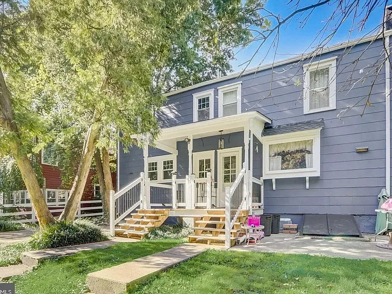 31 W Maple Ave — Photo 5