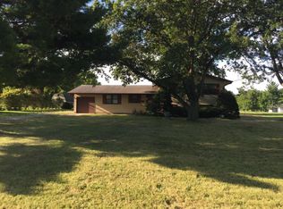 4665 E Glenwood Dr, Decatur, IL 62521