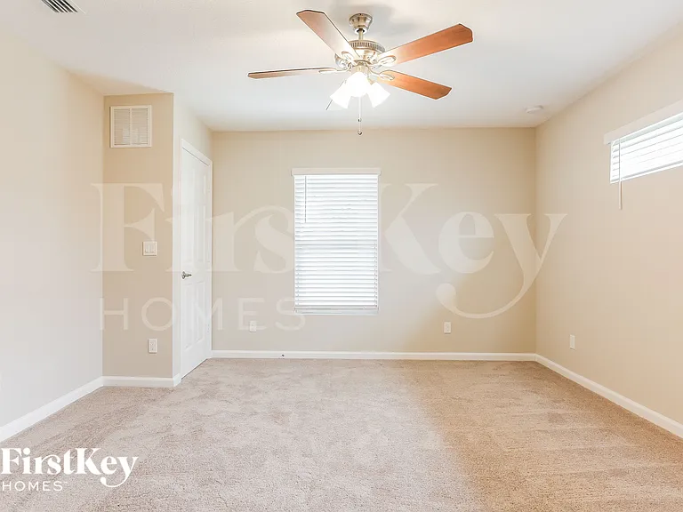 1062 SW Fenway Rd — Photo 8