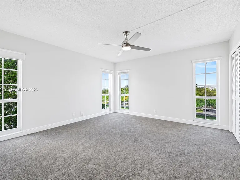 3050 N Palm Aire Dr #501 — Photo 21