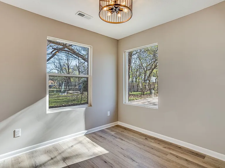 1832 S Washington Ave — Photo 7