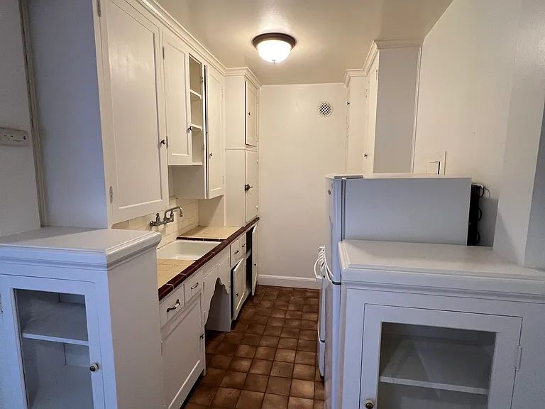 Broadmoor — Photo 38