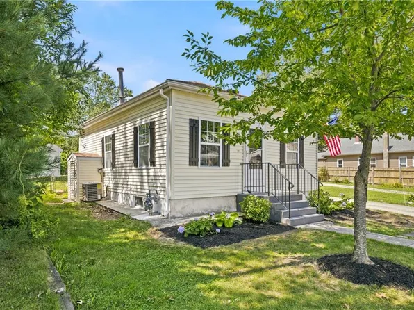 45 Milton Rd, Warwick, RI 02888