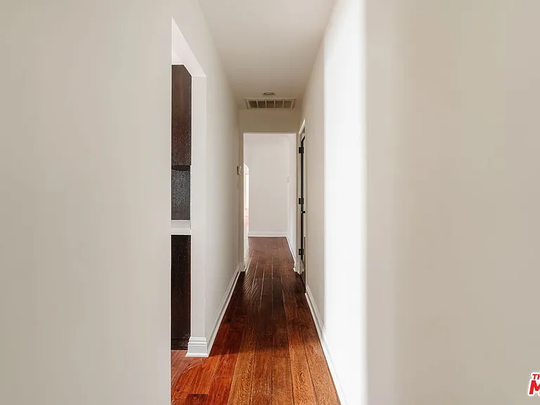 8561 Rugby Dr — Photo 12
