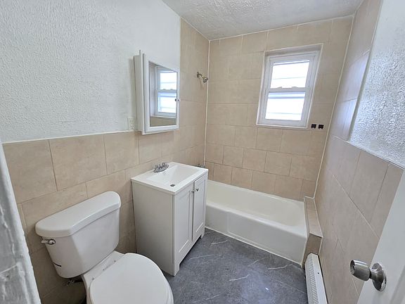 5th image of 479 Roseville Ave #6B