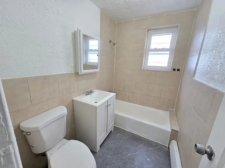 479 Roseville Ave #6B — Photo 5