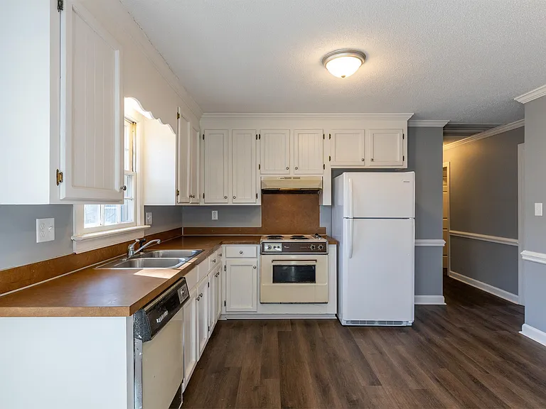 1601 Homestead Rd — Photo 8