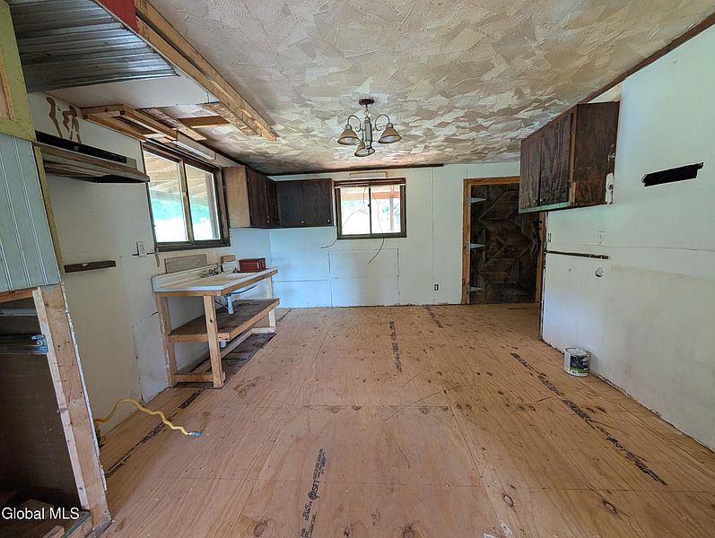 9th image of 92 Riddle Road