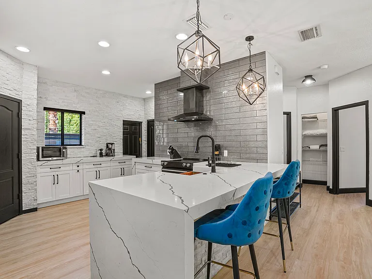 1185 S Shade Ave — Photo 11
