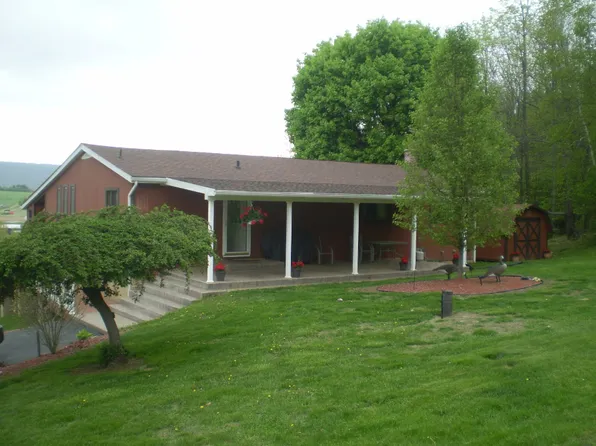 4 Peach Ln, Berwick, PA 18603