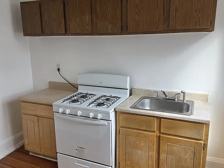 205 Washington Ave #D — Photo 3