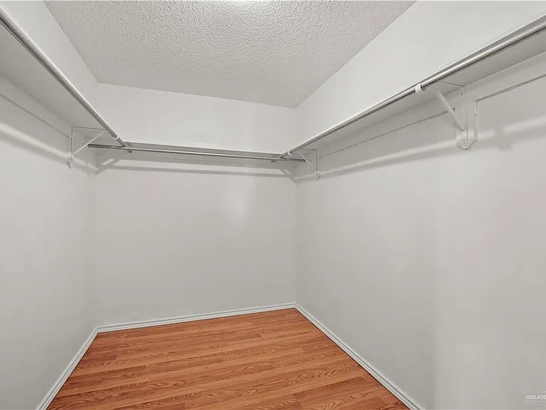 209 San Ignacio Ave — Photo 14
