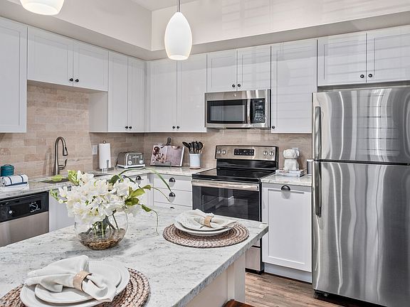 4th image of 6901 W Sunrise Blvd #3-306