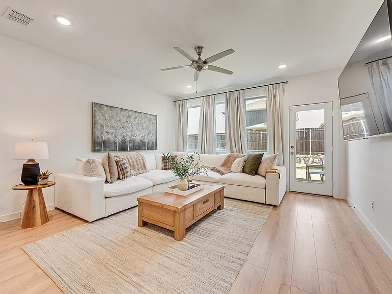 5011 Emerald Hill Dr — Photo 8