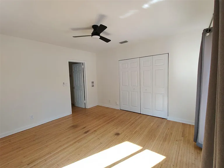 733 NE 18th Ave — Photo 20