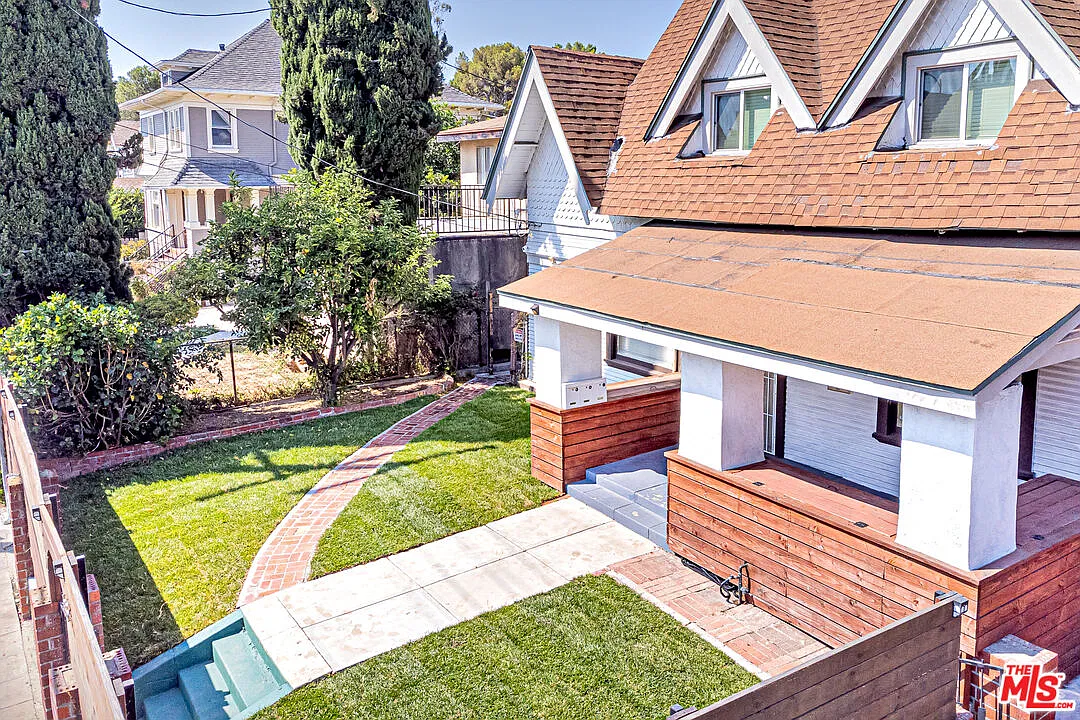 3 bed, 3.0 bath, 1500 sqft, $3,990 — Photo 3