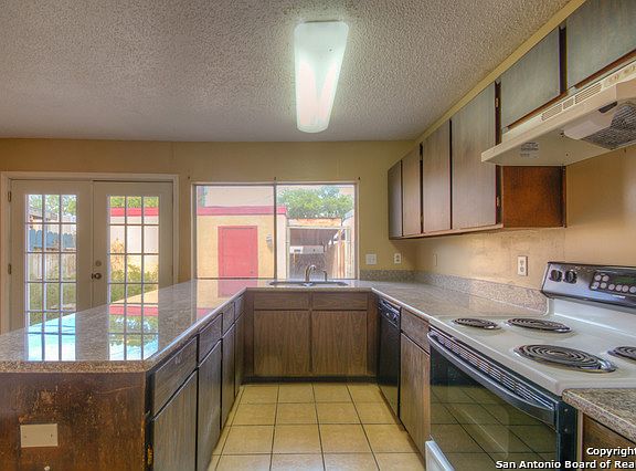 3rd image of 6615 Spring Hurst Dr