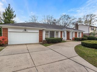 3275 Prestwick Ln, Northbrook, IL