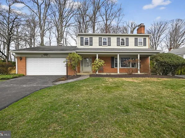 8624 Redwood Dr, Vienna, VA 22180