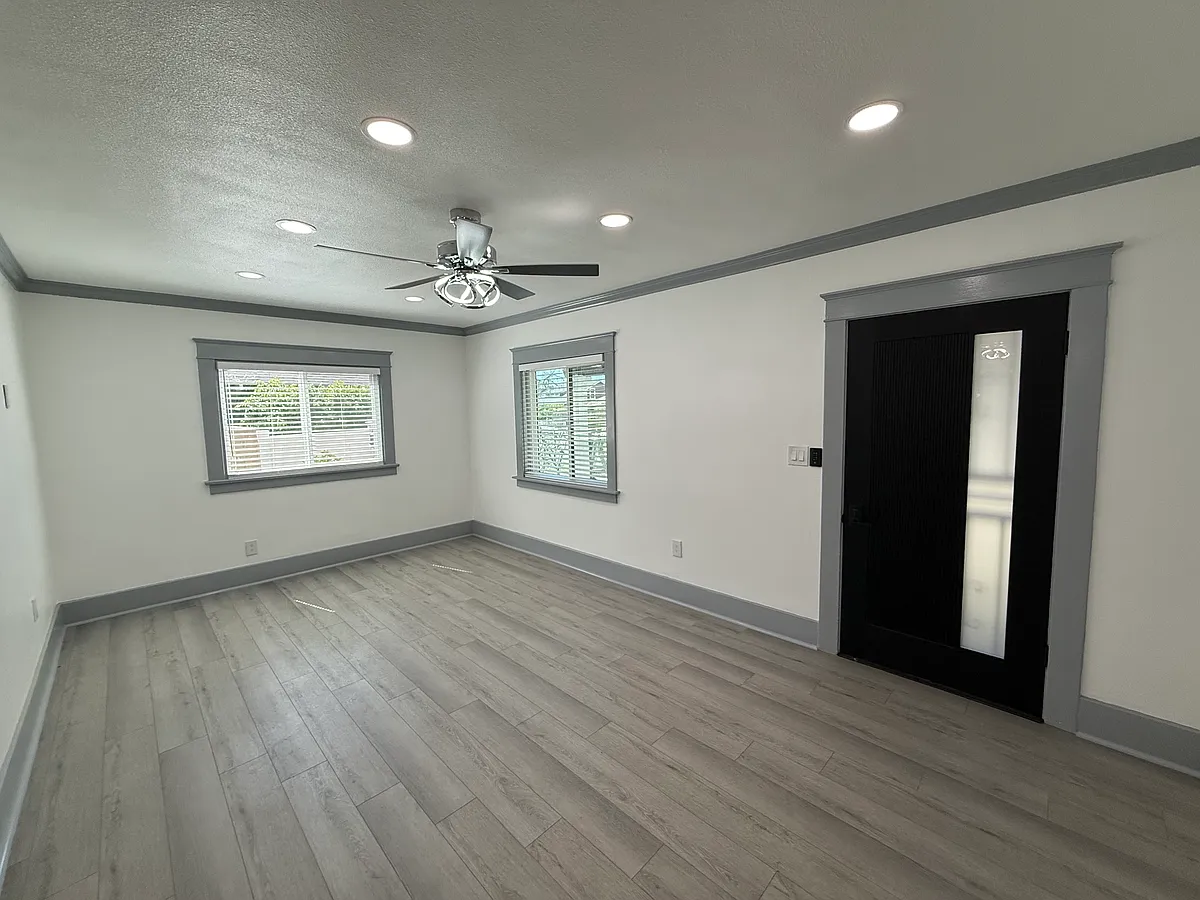 Living Room - 934 N San Gabriel Ave